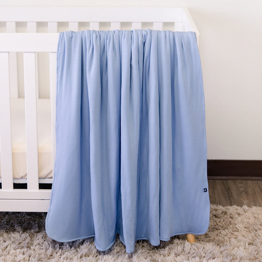 Cozy Blanket in Ribbon Sky