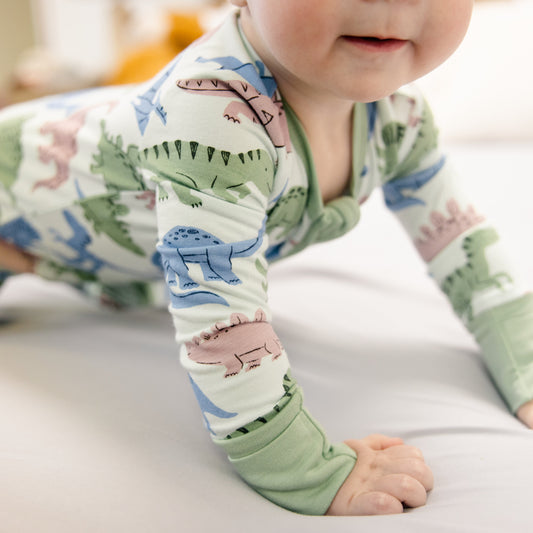 Baby Clothes for Crawling Stage: Supporting Your Little Explorer's Adventures