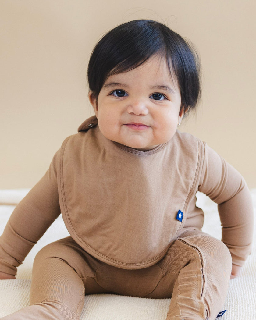 Plush Bib in Mocha