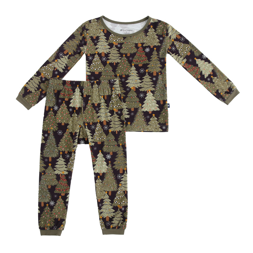 Long Sleeve Pajamas in Festive Trees