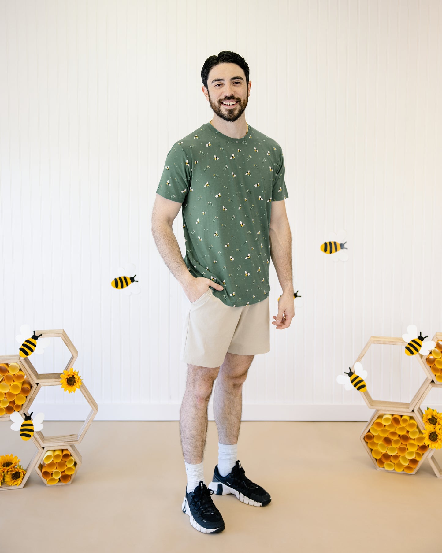 Men's Crew Neck Tee in Busy Bees