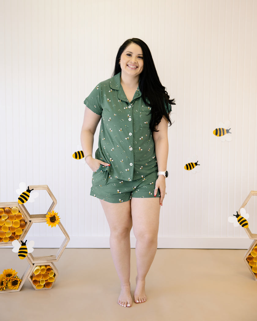 Women's Short Pajama Set in Busy Bees