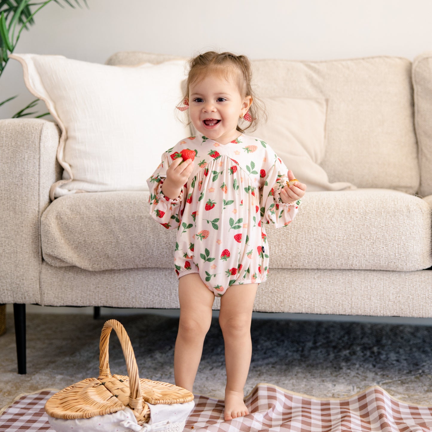 Bubble Romper in Strawberry Fields