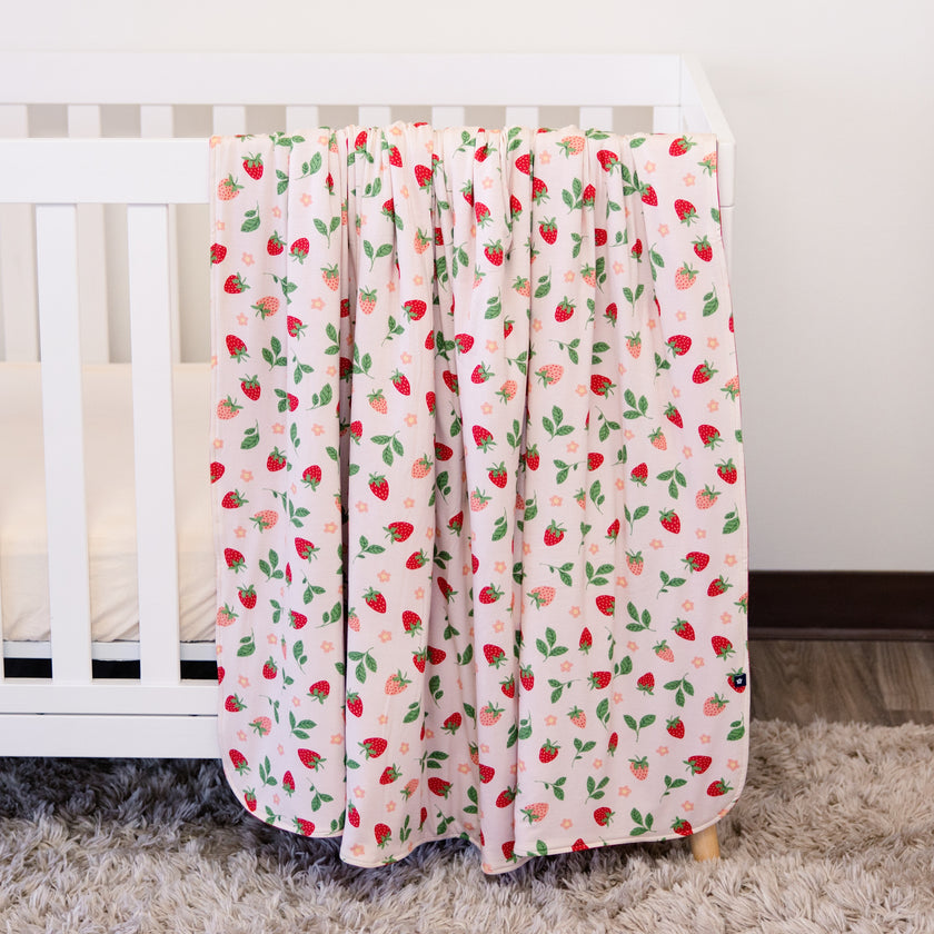 Cozy Blanket in Strawberry Fields