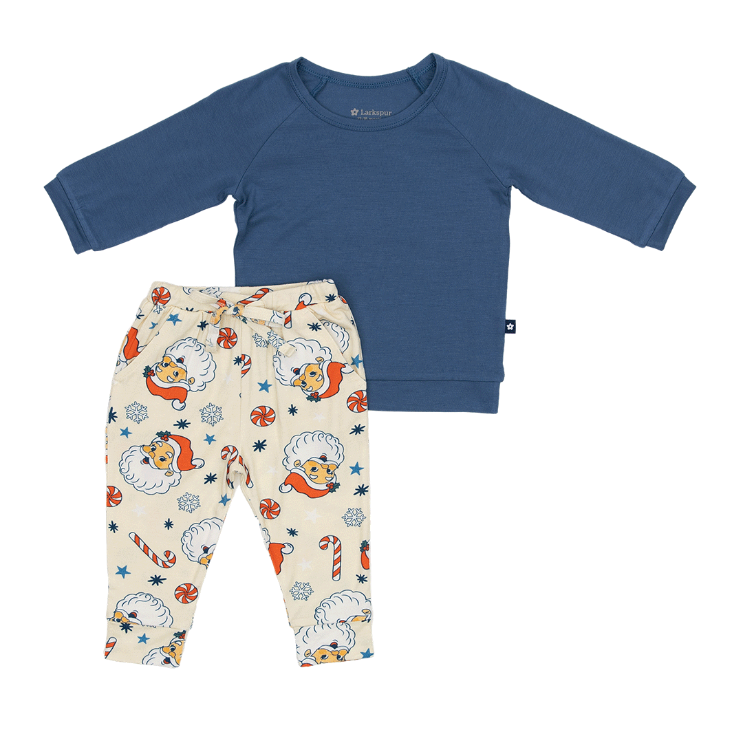 Long Sleeve Jogger Set in Santa's Sleigh
