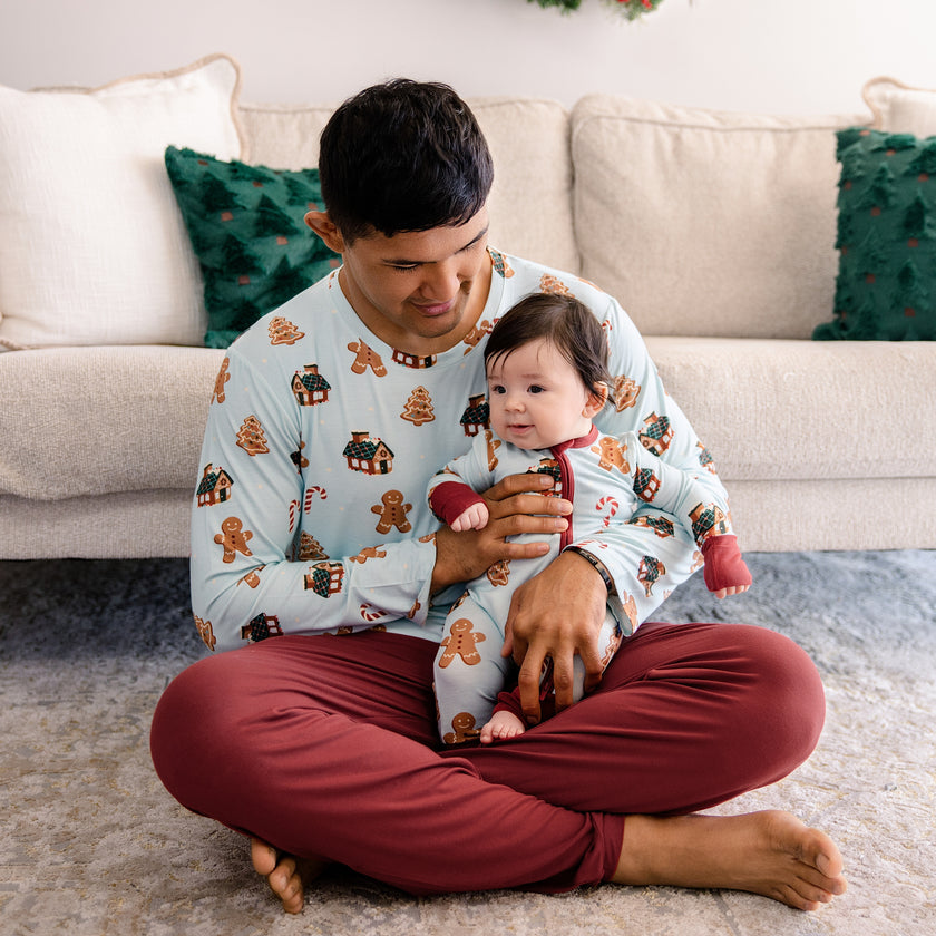 Men's Jogger Set in Gingerbread Lane