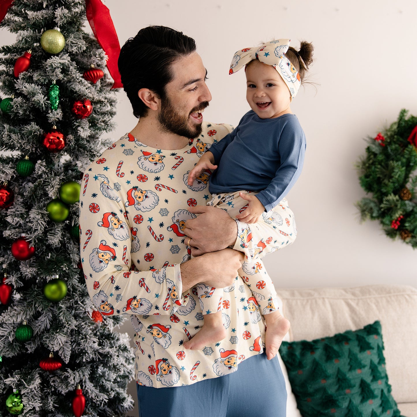 Long Sleeve Jogger Set in Santa's Sleigh
