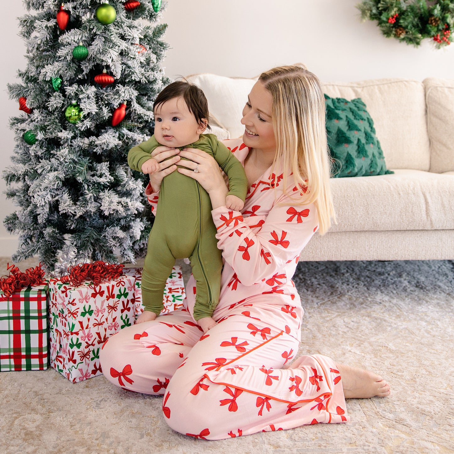 Women's Long Pajama Set in Holiday Bows