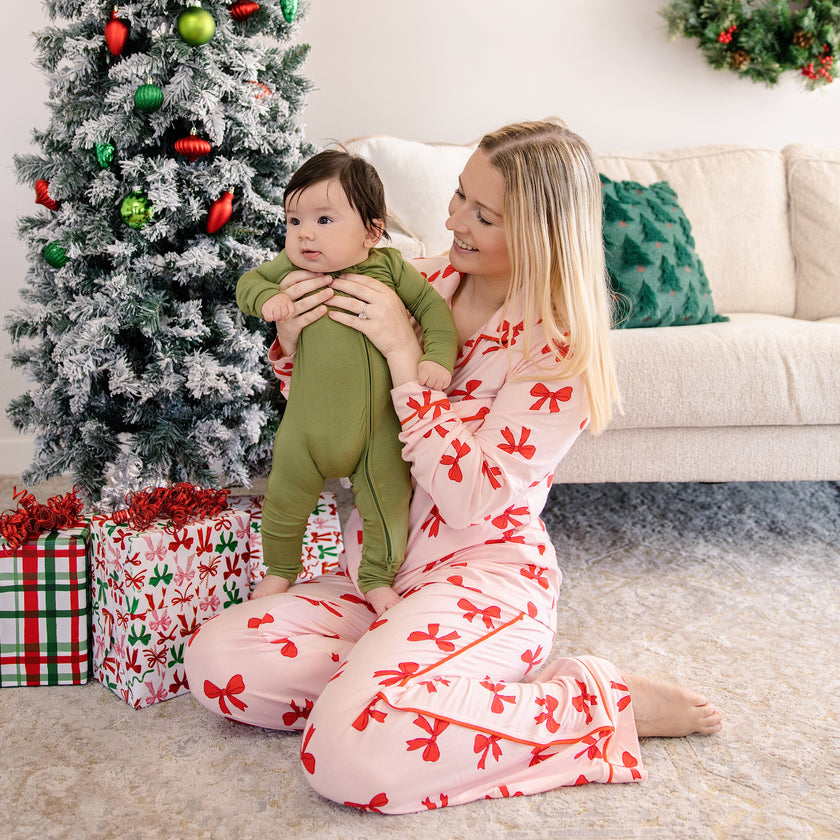 Women's Long Pajama Set in Holiday Bows