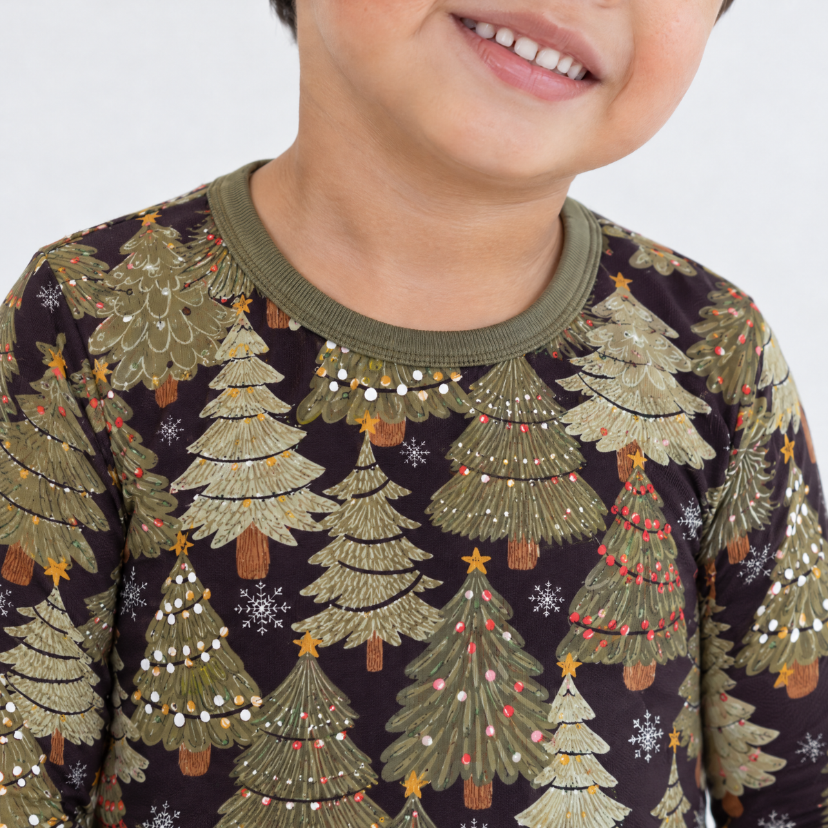 Long Sleeve Pajamas in Festive Trees
