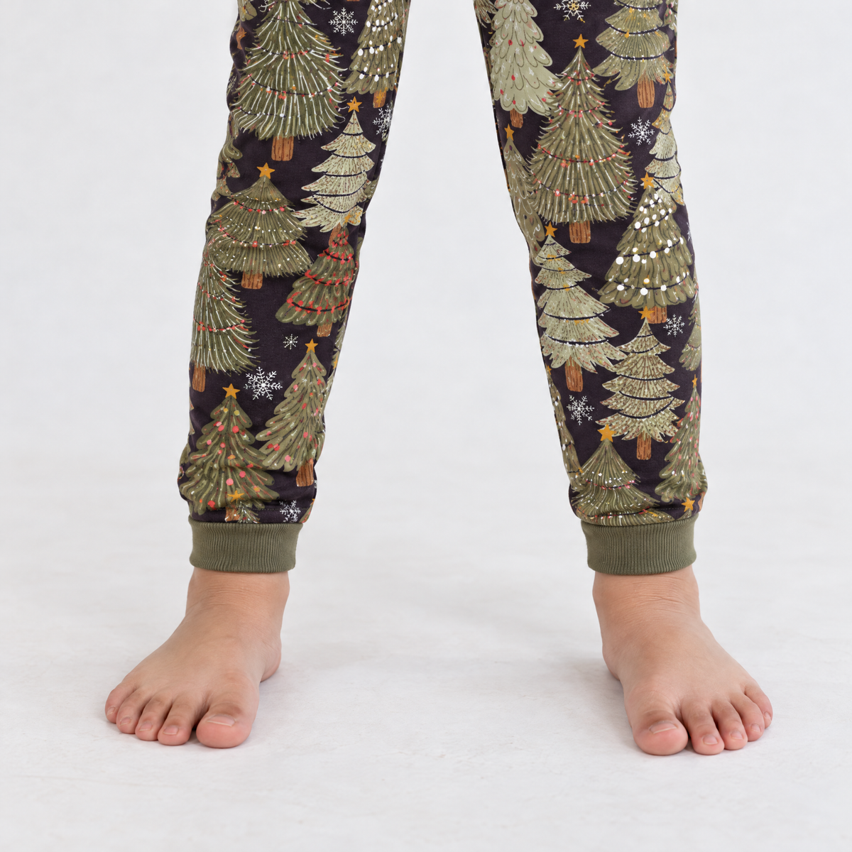 Long Sleeve Pajamas in Festive Trees