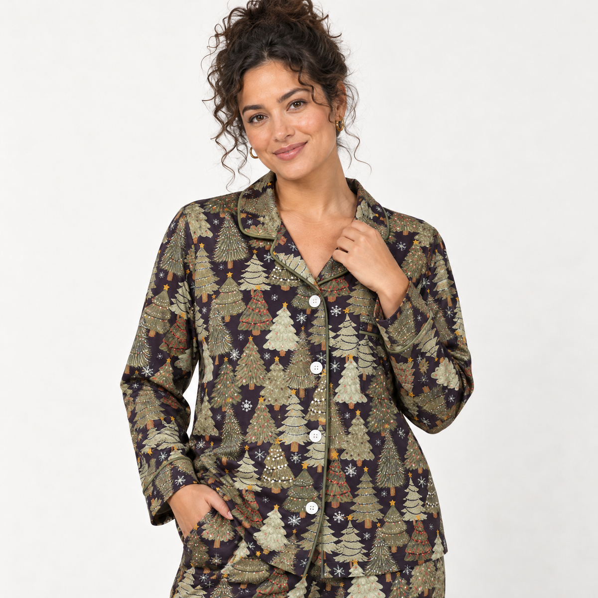 Women's Long Sleeve Pajamas in Festive Trees